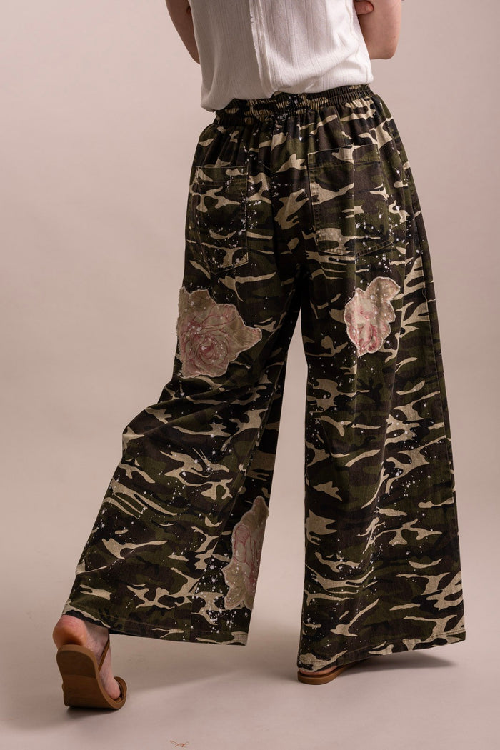 FLOWER PATCHWORK CAMO PANTS