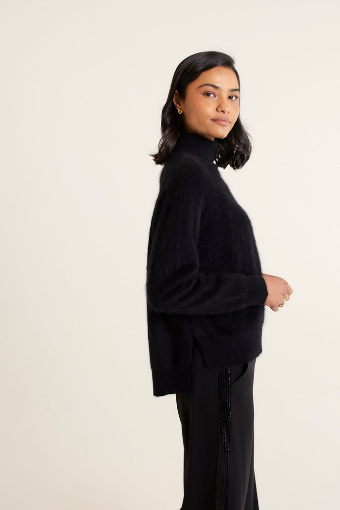 Rose Brushed Cashmere Polo In Black