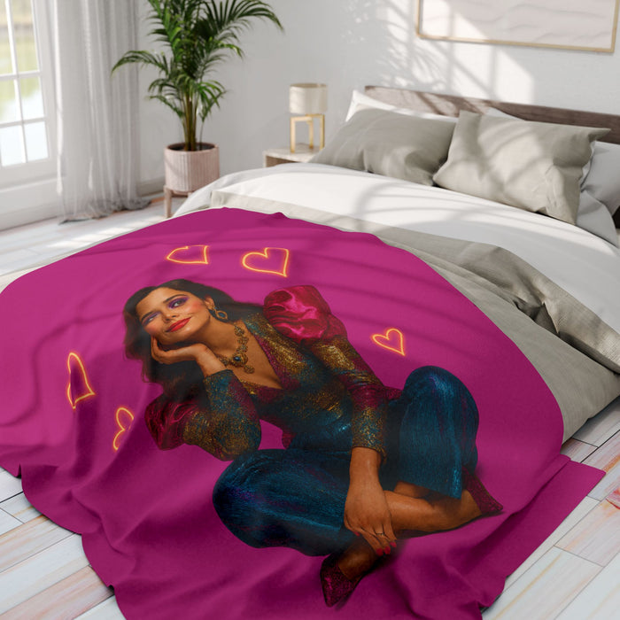 Heart pattern throw blanket presented for home use, with colorful artwork suited to beds, sofas, living rooms and home decor.