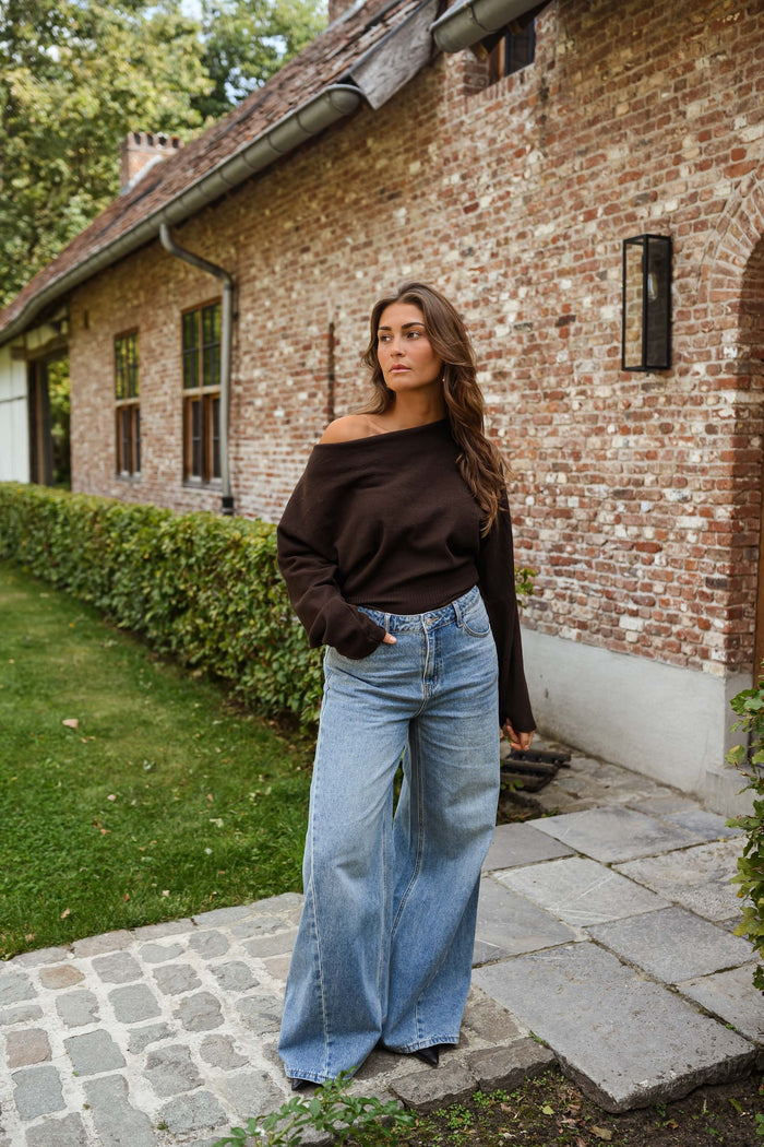 Blue Guetta jeans hem seam detail