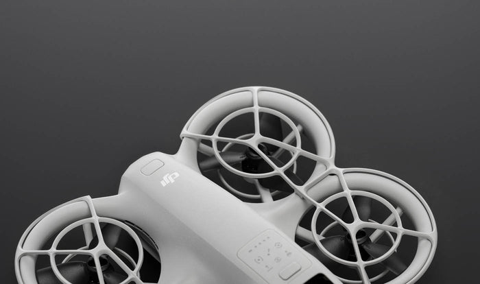DJI Neo Combo - Palm-Sized 4K Stabilized Video Drone with 3 Batteries – Image 5 | DroneNerds