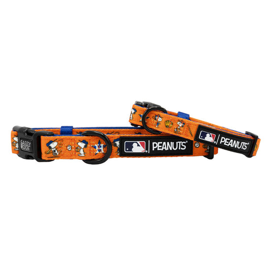The Sassy Woof Dog Collar - MLB™ x Peanuts™ Houston Astros™ features Snoopy and Astros logos, plus adjustable black plastic buckles and hardware.