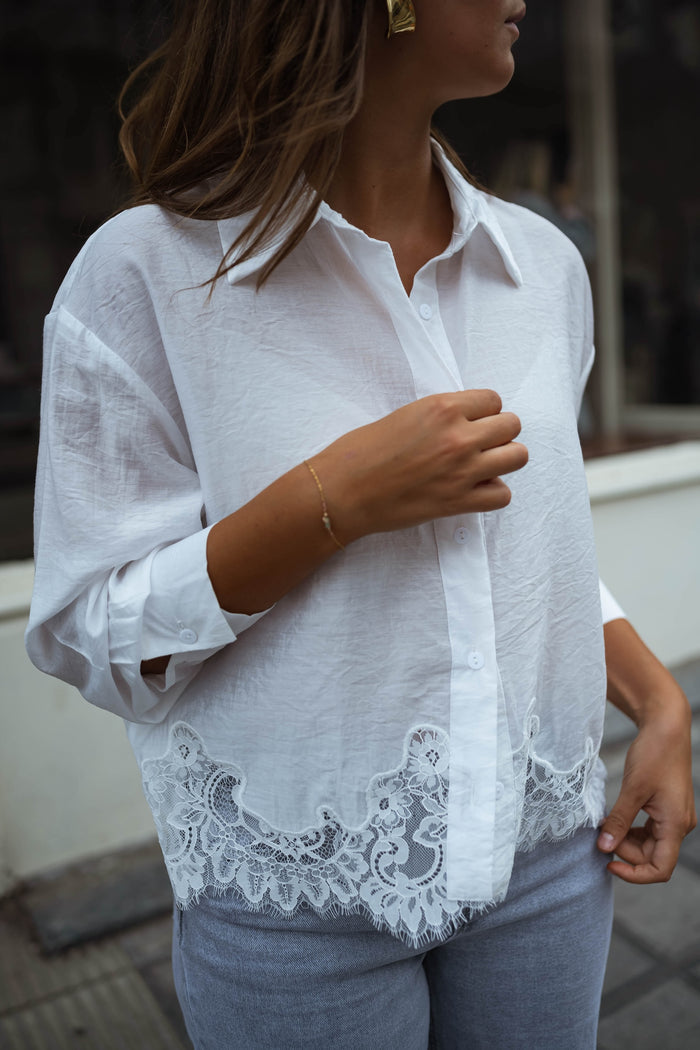 Ecru lace-hem shirt full front styling