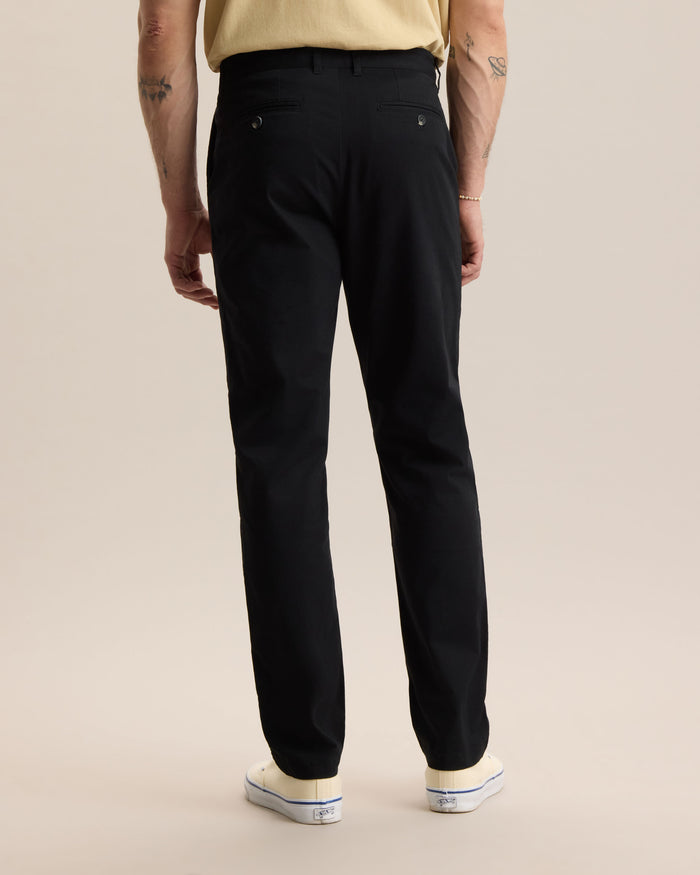 ESSENTIAL SLIM CHINO PANT