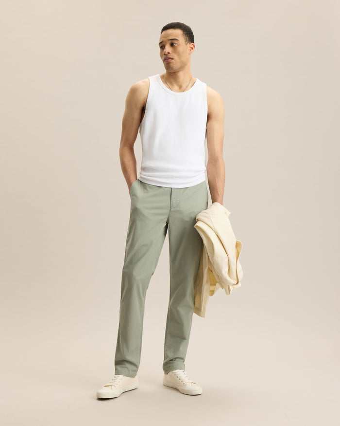 ESSENTIAL SLIM CHINO PANT