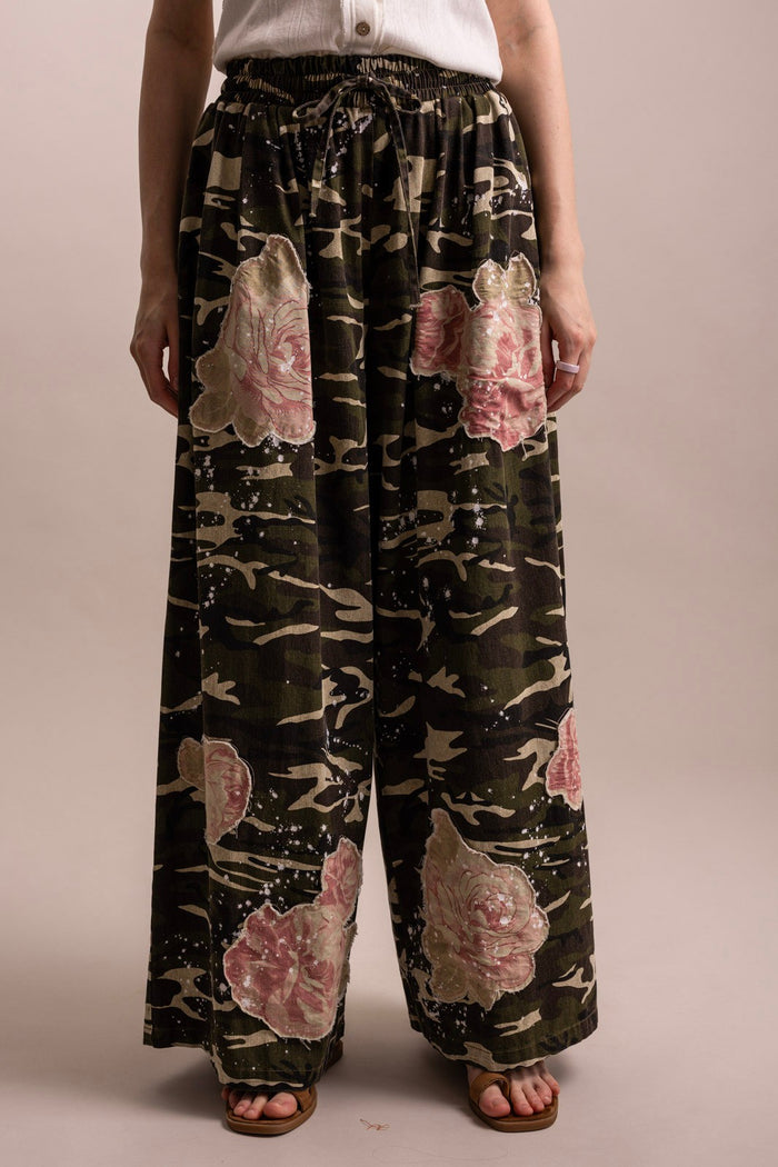 FLOWER PATCHWORK CAMO PANTS
