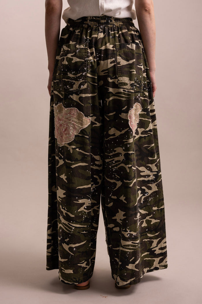 FLOWER PATCHWORK CAMO PANTS