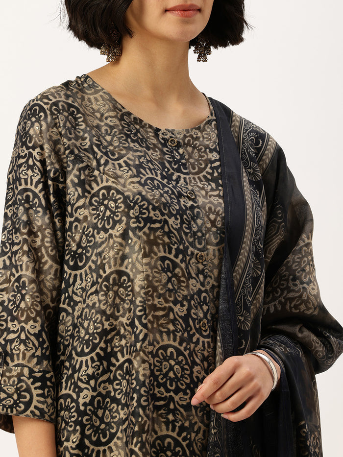 Grey Floral Printed Kurta with Trousers & With Dupatta, Grey Kurta Set, Floral Printed Kurta, Grey Floral Kurta Set, Kurta with Trousers, Kurta with Dupatta, Kurta Pant Set, Kurta Pant Dupatta Set, Printed Kurta Set, Floral Kurta Set, Women Ethnic Wear