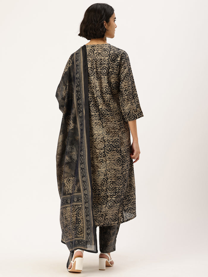 Grey Floral Printed Kurta with Trousers & With Dupatta, Grey Kurta Set, Floral Printed Kurta, Grey Floral Kurta Set, Kurta with Trousers, Kurta with Dupatta, Kurta Pant Set, Kurta Pant Dupatta Set, Printed Kurta Set, Floral Kurta Set, Women Ethnic Wear
