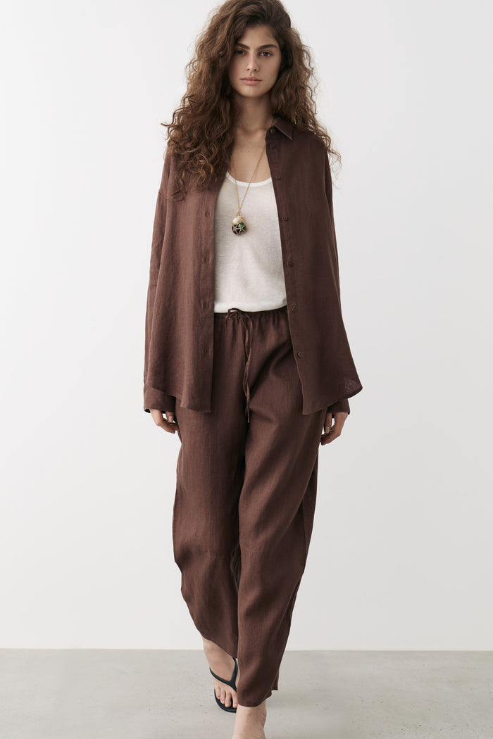 DARK BROWN