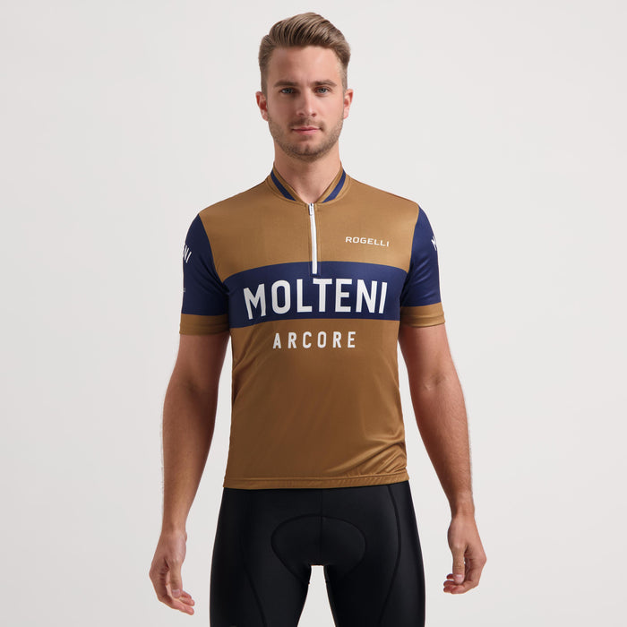 Rogelli Molteni fietsshirt heren bruin korte mouw gedragen voorkant.