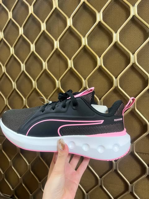 PUMA SHOES (FREE SF)