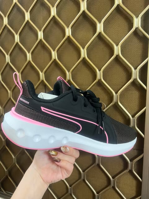 PUMA SHOES (FREE SF)