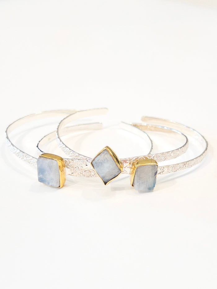 Tranquility Moonstone nh Cuff